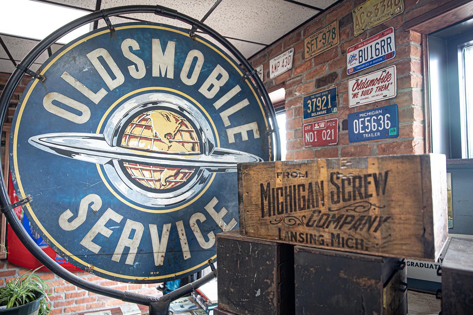 A Sign Saying Oldsmobile Service | Auto Repair Services